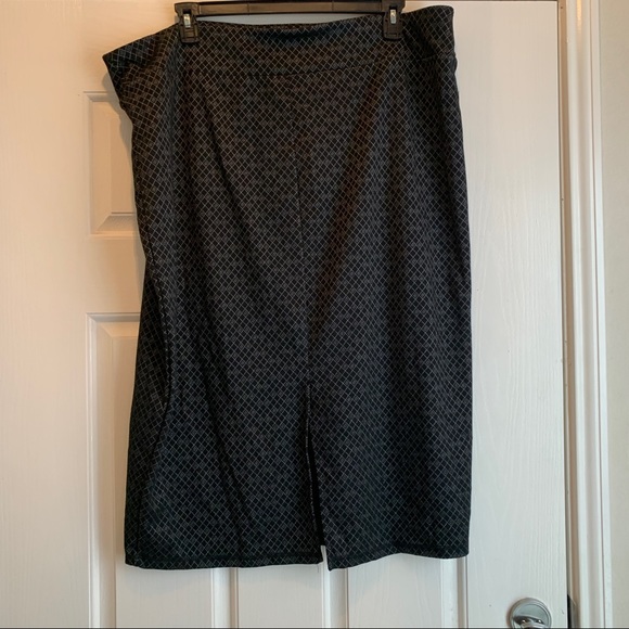 14th and Union Pencil Skirt - Picture 3 of 8